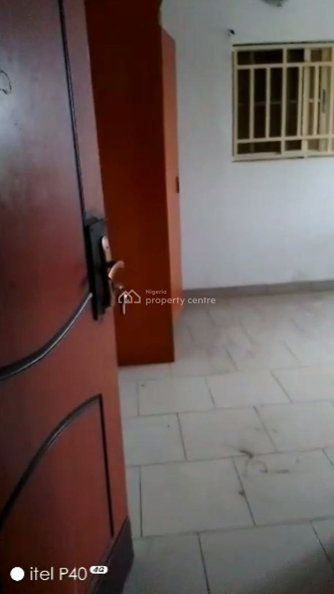 Decent & Spacious 3 Bedroom Apartment  (upstairs), Adeniyi Jones, Ikeja, Lagos, Flat / Apartment for Rent