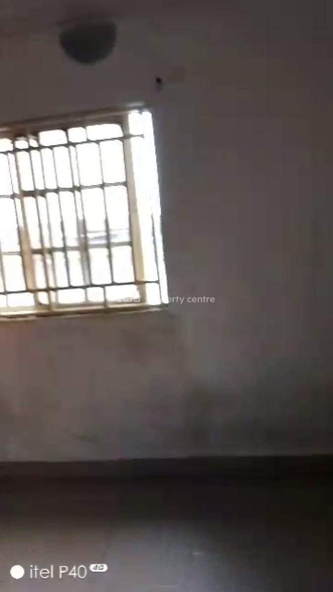 Decent & Spacious 3 Bedroom Apartment  (upstairs), Adeniyi Jones, Ikeja, Lagos, Flat / Apartment for Rent