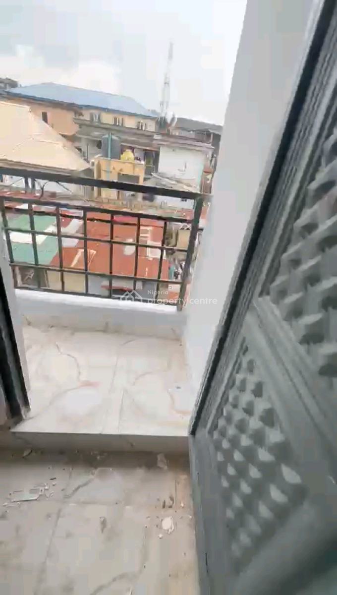 Standard and Spacious Mini Flat, Shomolu, Lagos, Mini Flat (room and Parlour) for Rent