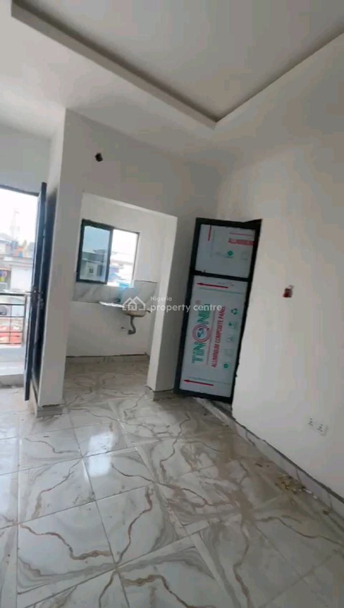 Standard and Spacious Mini Flat, Shomolu, Lagos, Mini Flat (room and Parlour) for Rent