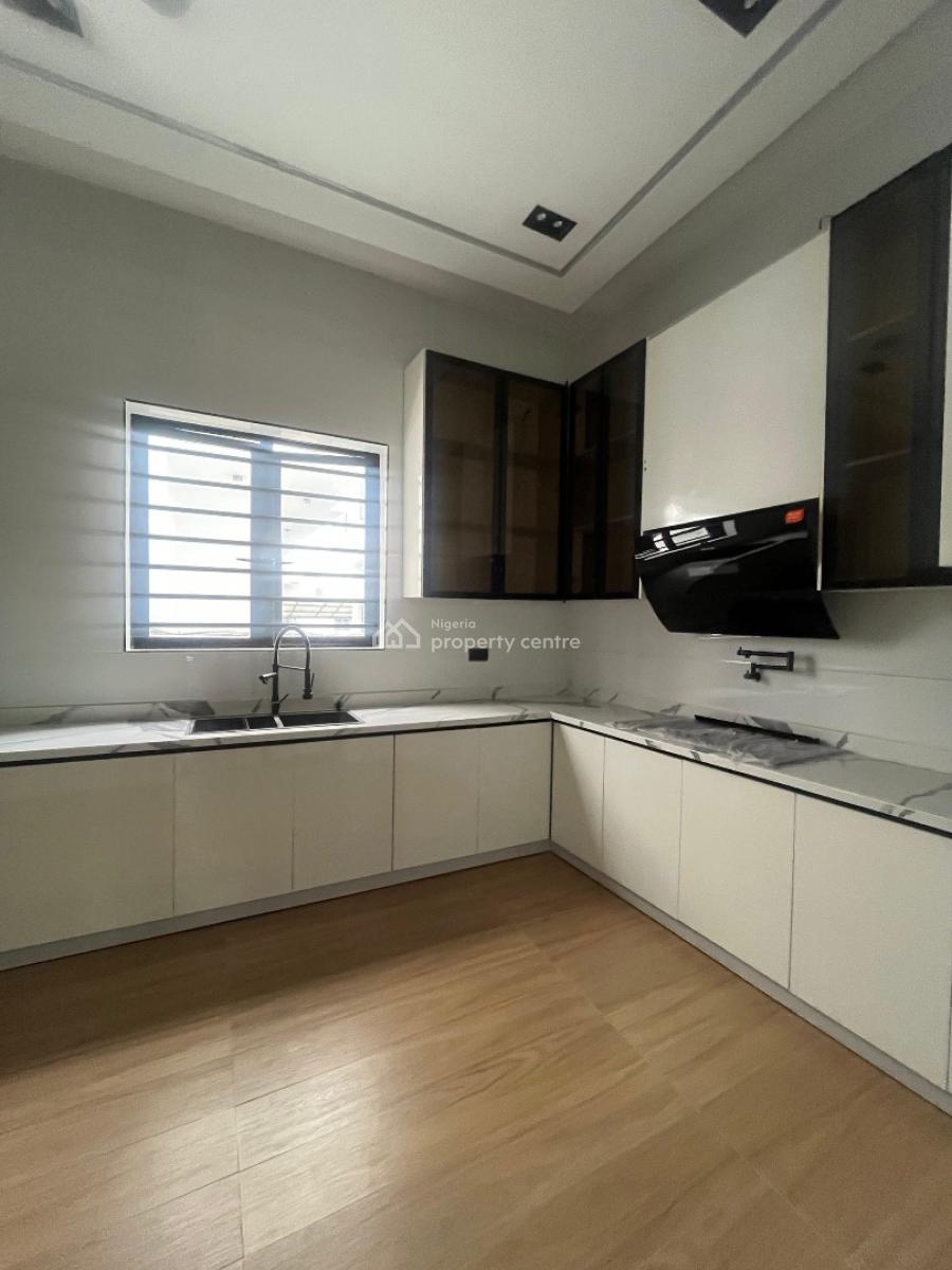 Neatly Built 5 Bedrooms Fully Detached Duplex with Bq, Lekki, Lagos, Detached Duplex for Sale