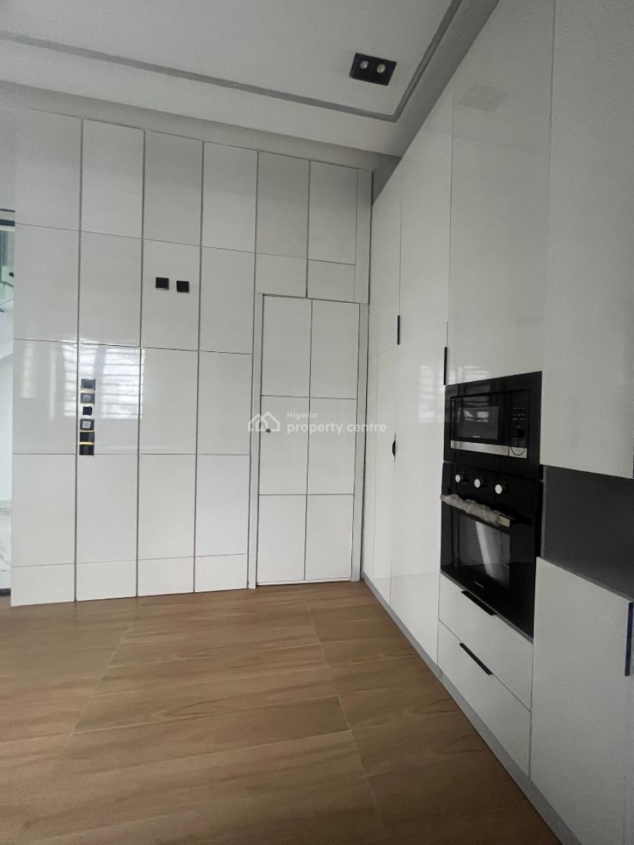 Neatly Built 5 Bedrooms Fully Detached Duplex with Bq, Lekki, Lagos, Detached Duplex for Sale