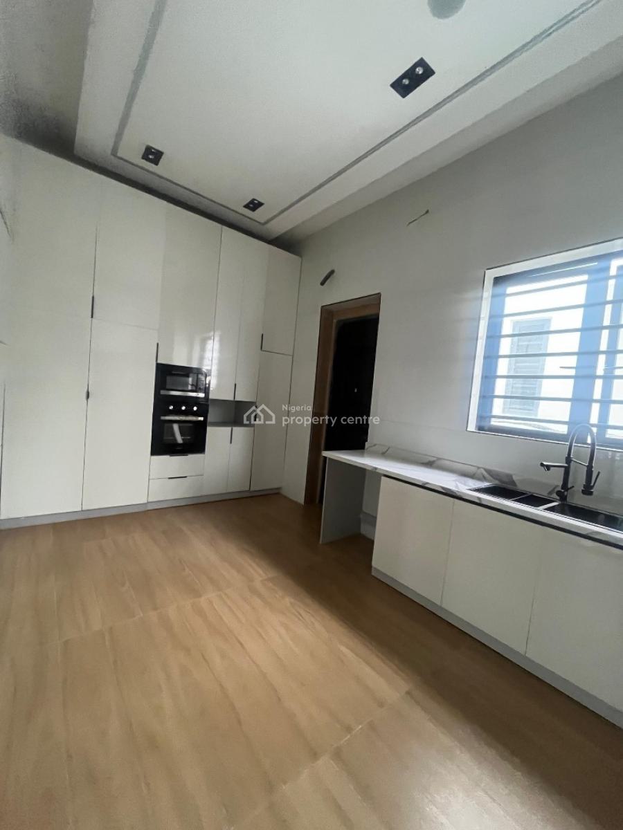 Neatly Built 5 Bedrooms Fully Detached Duplex with Bq, Lekki, Lagos, Detached Duplex for Sale
