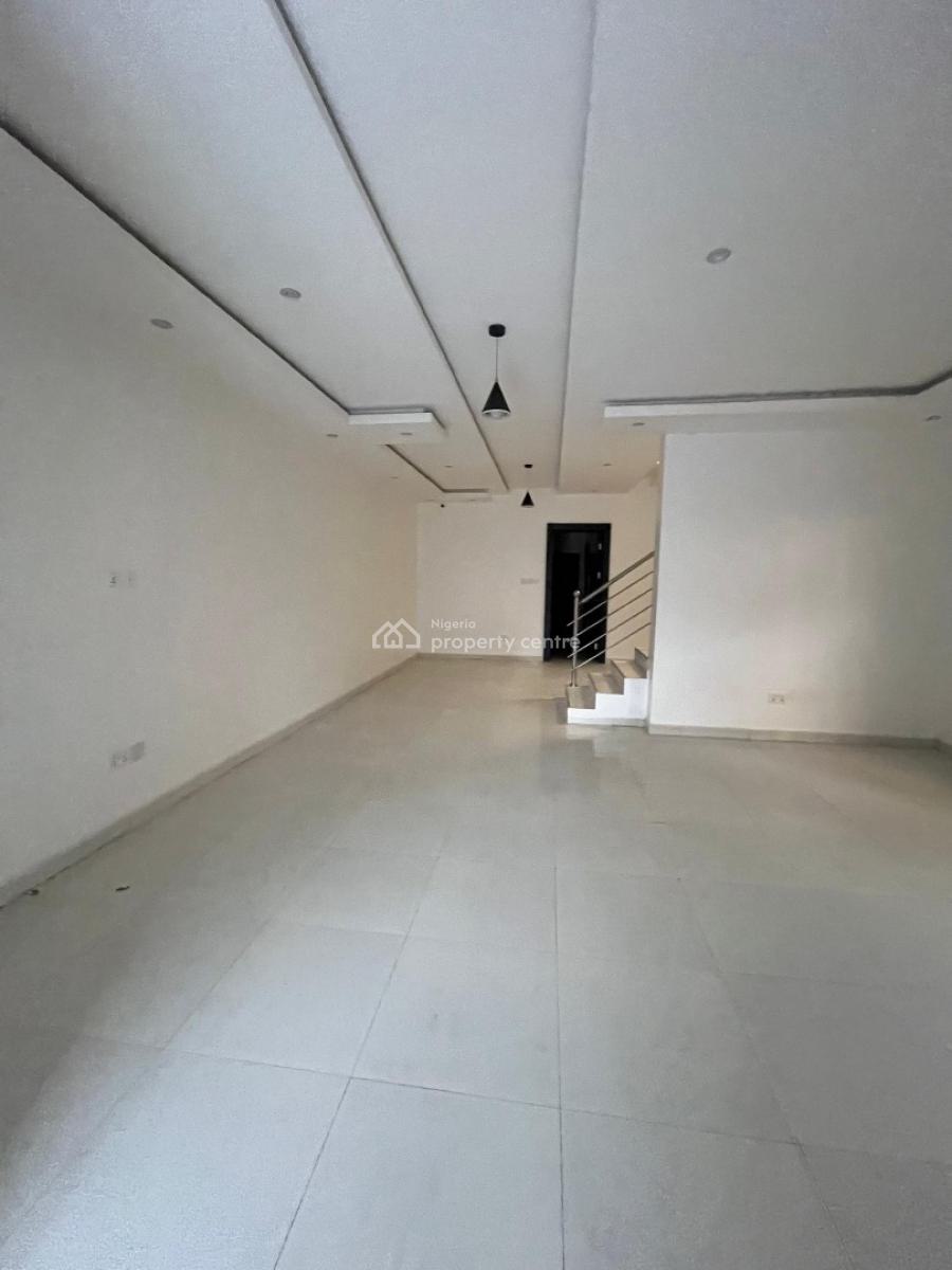 Neatly Built 6 Bedrooms Semi Detached Duplex with Bq, Lekki, Lagos, Semi-detached Duplex for Sale