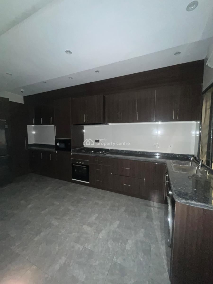 Neatly Built 6 Bedrooms Semi Detached Duplex with Bq, Lekki, Lagos, Semi-detached Duplex for Sale