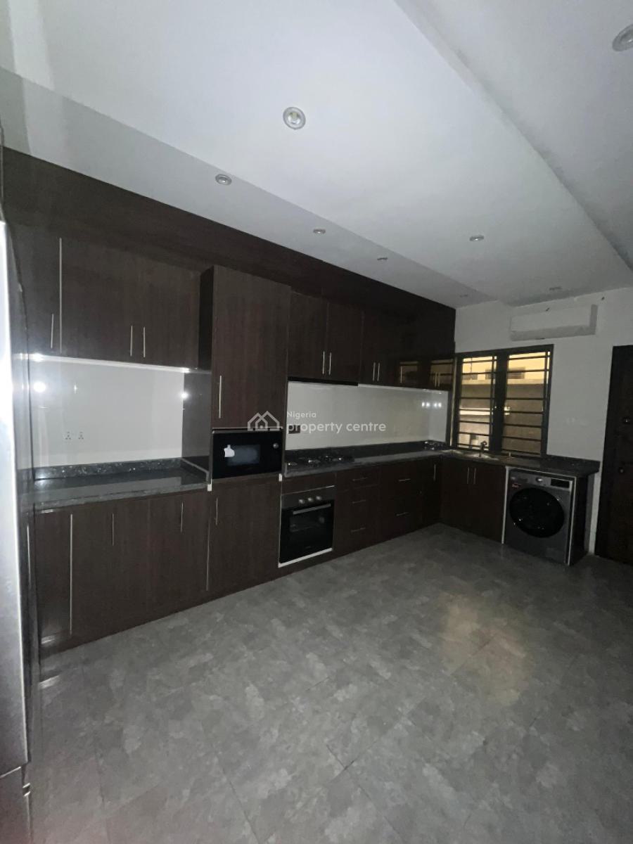 Neatly Built 6 Bedrooms Semi Detached Duplex with Bq, Lekki, Lagos, Semi-detached Duplex for Sale