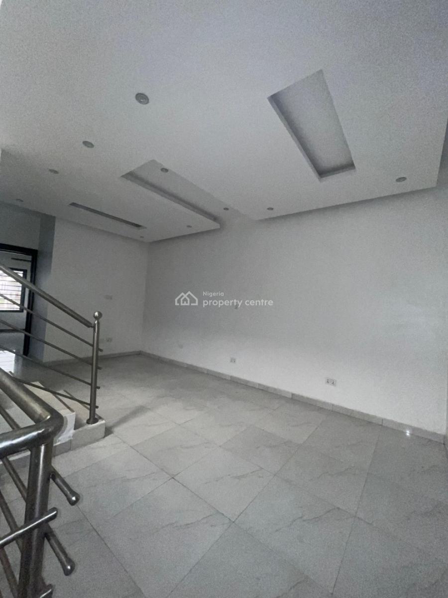 Neatly Built 6 Bedrooms Semi Detached Duplex with Bq, Lekki, Lagos, Semi-detached Duplex for Sale