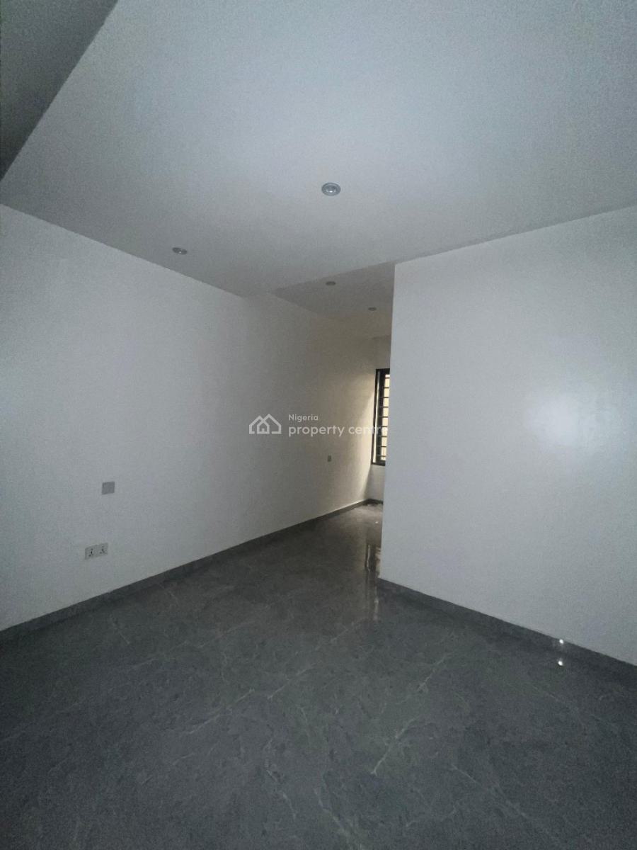 Neatly Built 6 Bedrooms Semi Detached Duplex with Bq, Lekki, Lagos, Semi-detached Duplex for Sale