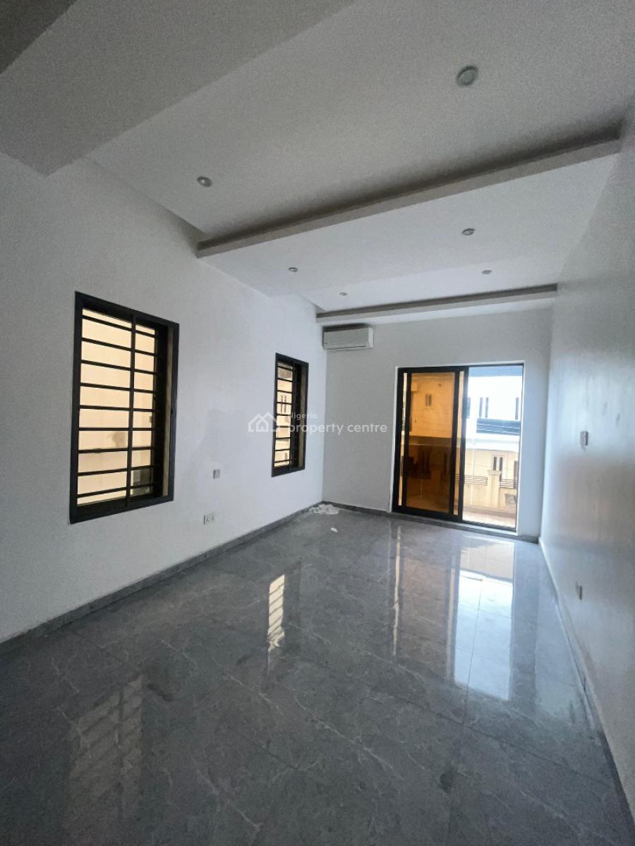 Neatly Built 6 Bedrooms Semi Detached Duplex with Bq, Lekki, Lagos, Semi-detached Duplex for Sale