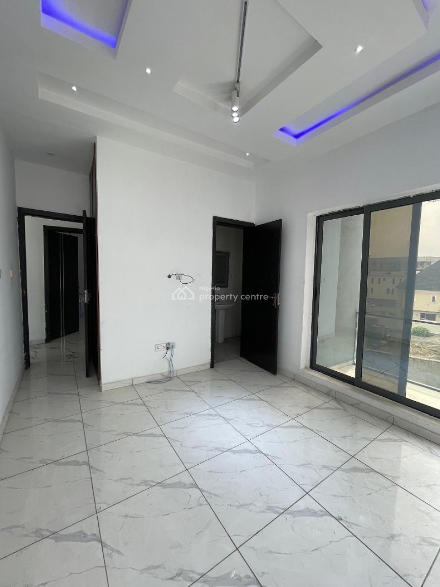 2 Bedroom Aparment, Ologolo, Lekki, Lagos, Flat / Apartment for Sale