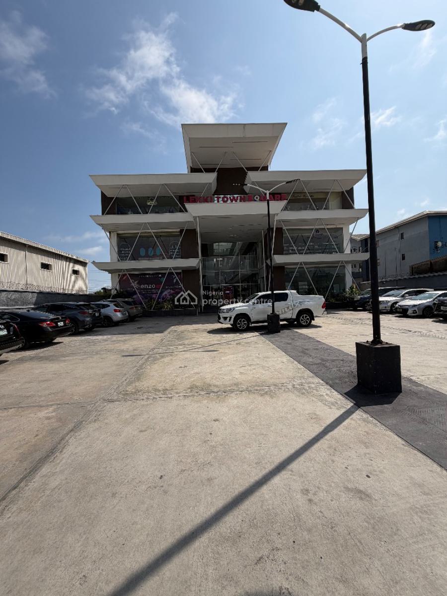 82 Sqm of Shop/ Space in a Nice Location, Lekki Phase 1, Lekki, Lagos, Shop for Rent