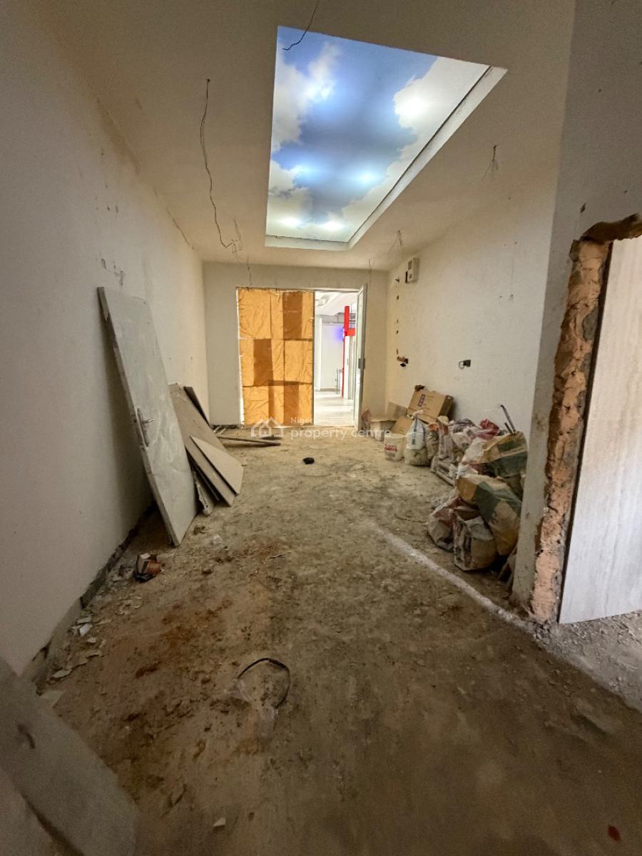 82 Sqm of Shop/ Space in a Nice Location, Lekki Phase 1, Lekki, Lagos, Shop for Rent