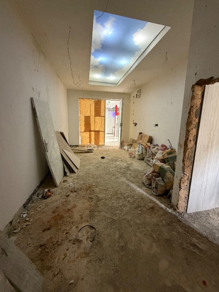 82 Sqm of Shop/ Space in a Nice Location, Lekki Phase 1, Lekki, Lagos, Shop for Rent