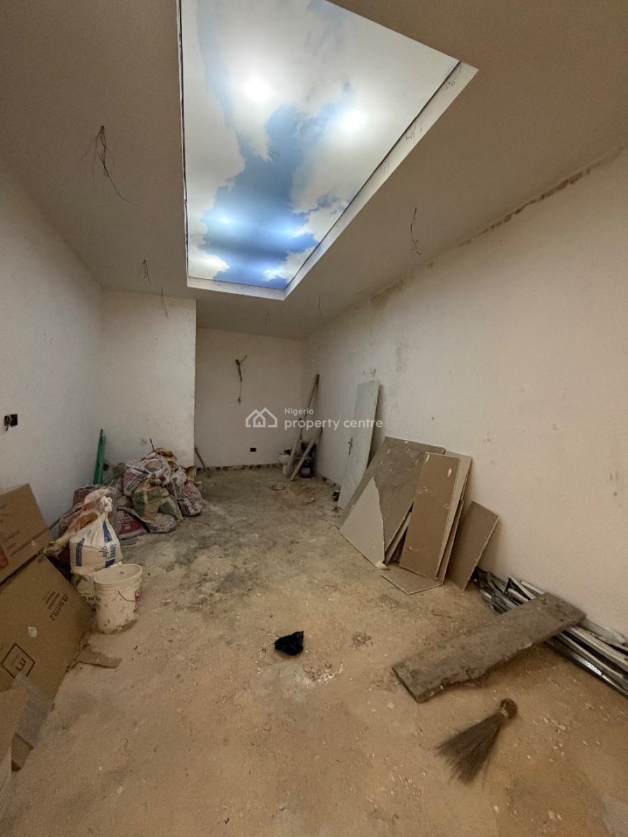 82 Sqm of Shop/ Space in a Nice Location, Lekki Phase 1, Lekki, Lagos, Shop for Rent