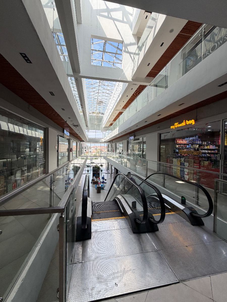 82 Sqm of Shop/ Space in a Nice Location, Lekki Phase 1, Lekki, Lagos, Shop for Rent