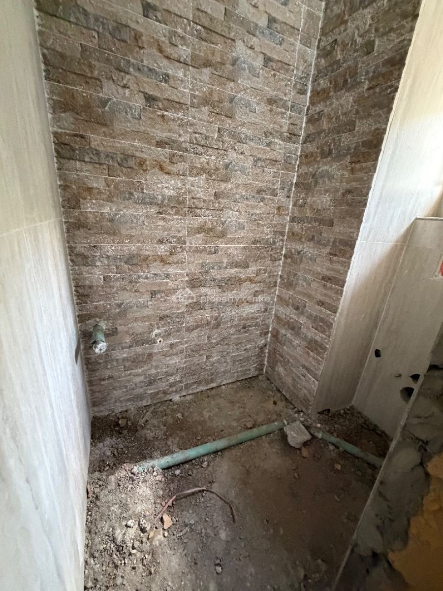 82 Sqm of Shop/ Space in a Nice Location, Lekki Phase 1, Lekki, Lagos, Shop for Rent