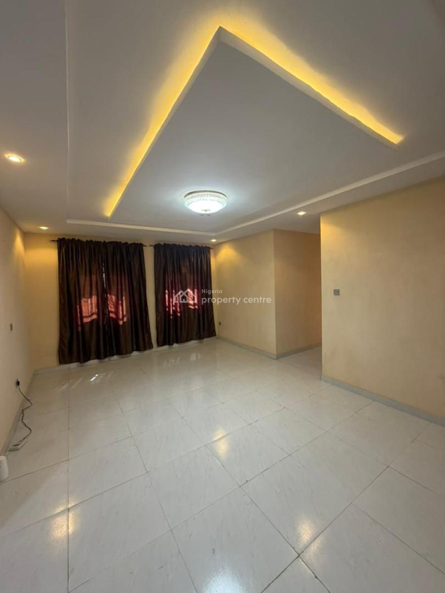 Nicely Built 3-bedroom Flat Furnished with Air Conditioner, Kolapo Ishola Gra, Akobo, Ibadan, Oyo, Flat / Apartment for Rent