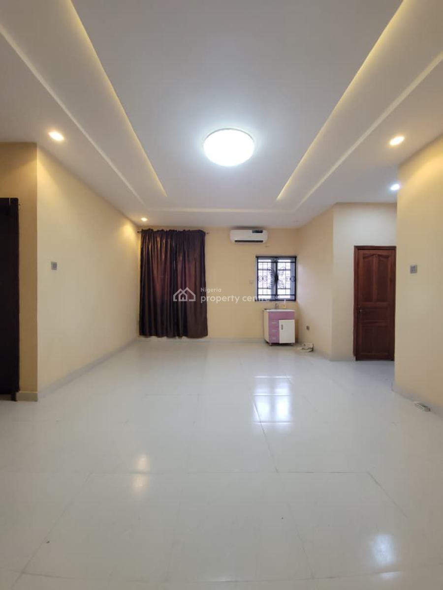 Nicely Built 3-bedroom Flat Furnished with Air Conditioner, Kolapo Ishola Gra, Akobo, Ibadan, Oyo, Flat / Apartment for Rent