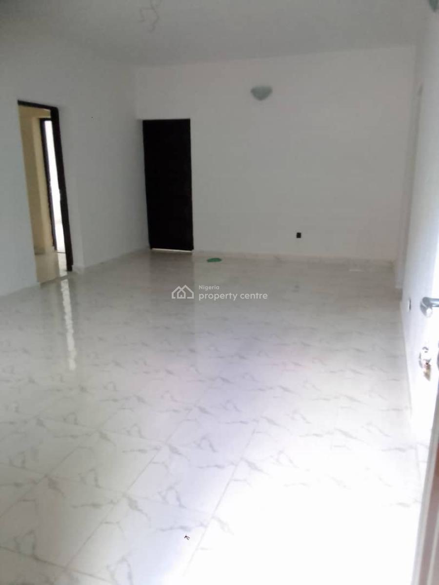 Standard 3 Bedroom Apartment, Yaba, Lagos, Flat / Apartment for Rent