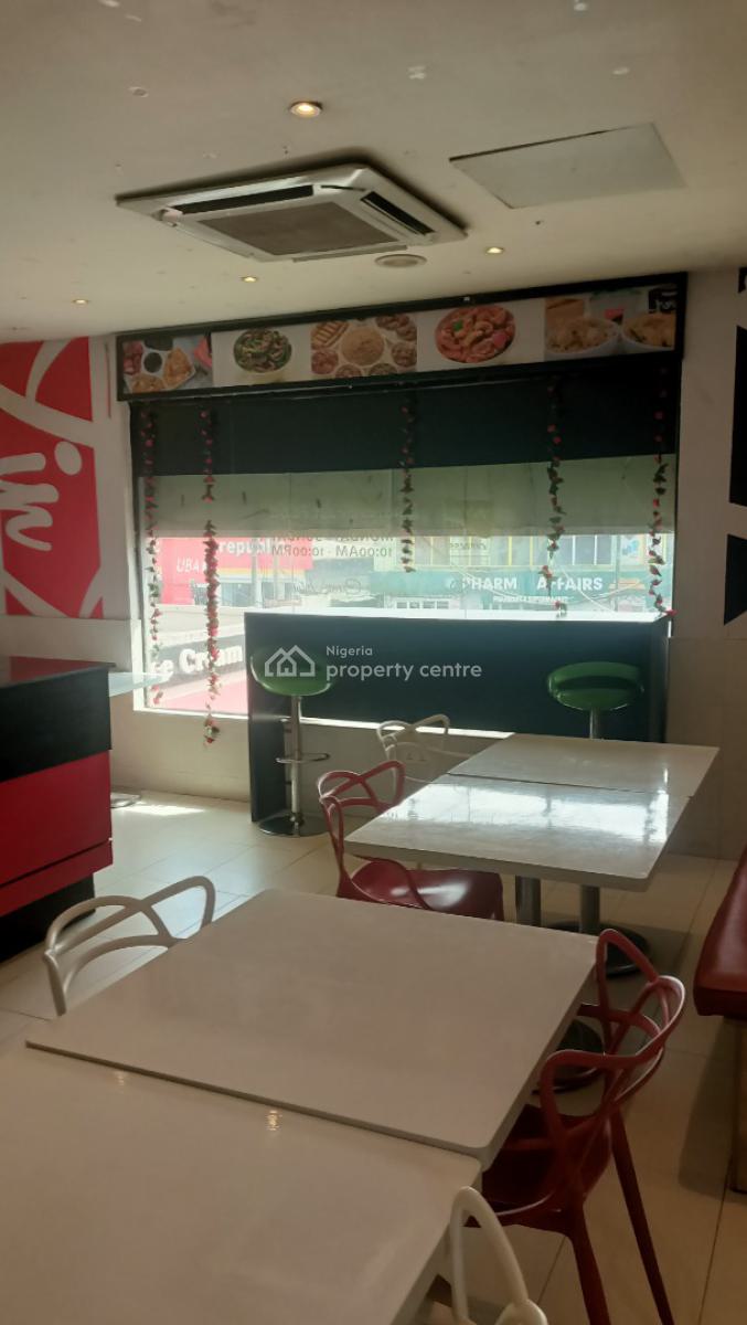 Showroom Space, Ogudu Road, Ogudu, Lagos, Shop for Rent