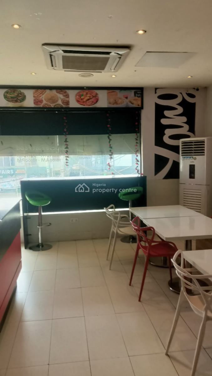 Showroom Space, Ogudu Road, Ogudu, Lagos, Shop for Rent