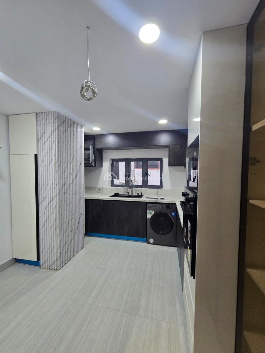 a Fully Serviced Lovely  2 Bedroom Apartment with Elevator & Pool., Ikate, Lekki, Lagos, Flat / Apartment for Sale