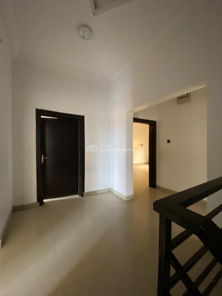 Spacious Neat and Well Maintained 4 Bedroom Terrace Duplex with a Bq, Oral Estate, Lekki Phase 2, Lekki, Lagos, Terraced Duplex for Rent