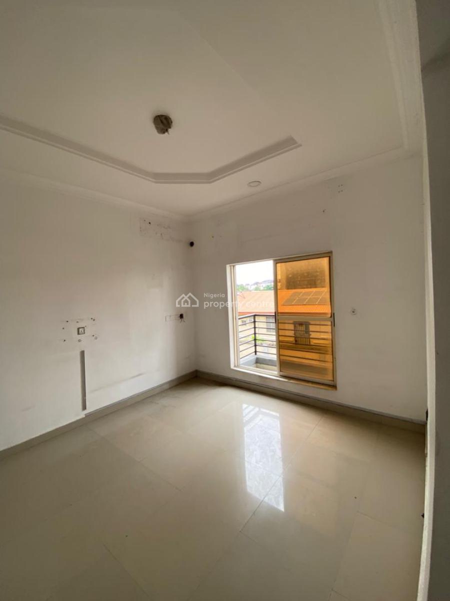 Spacious Neat and Well Maintained 4 Bedroom Terrace Duplex with a Bq, Oral Estate, Lekki Phase 2, Lekki, Lagos, Terraced Duplex for Rent