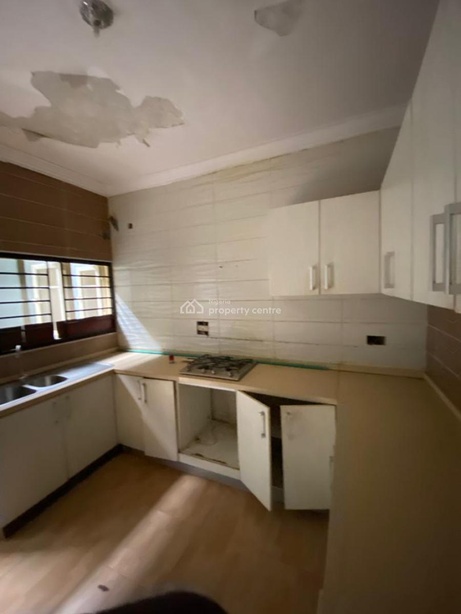 Spacious Neat and Well Maintained 4 Bedroom Terrace Duplex with a Bq, Oral Estate, Lekki Phase 2, Lekki, Lagos, Terraced Duplex for Rent