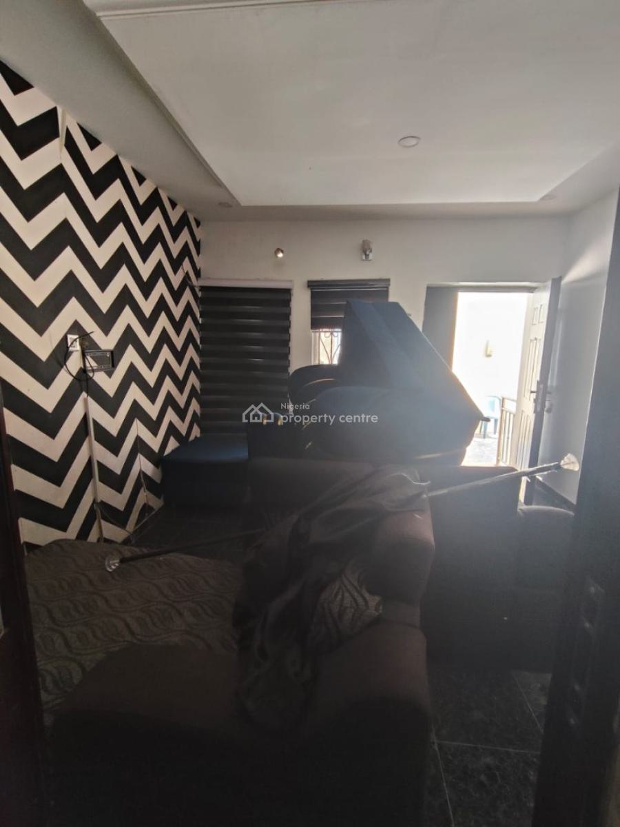 Well Maintained Mini Flat, Elesekan, Bogije, Ibeju Lekki, Lagos, Mini Flat (room and Parlour) for Rent