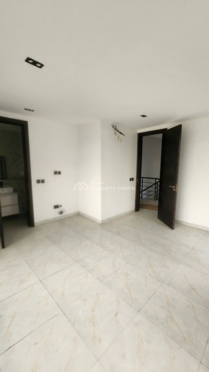 Luxury 4 Bedroom Terrace with Bq, Lekki Phase 1, Lekki, Lagos, Terraced Duplex for Rent