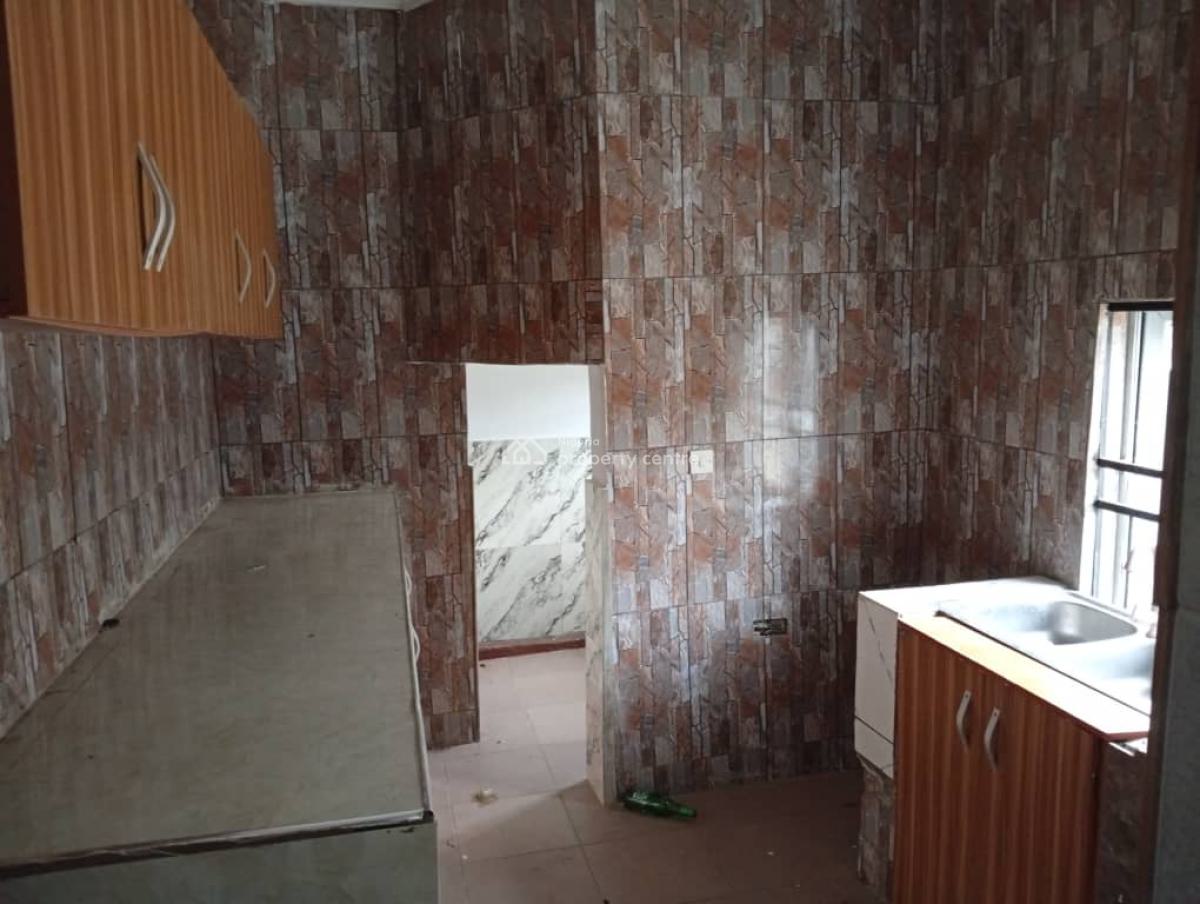 Spacious 3 Bedroom Apartment, Gra Phase 1, Magodo, Lagos, Flat / Apartment for Rent