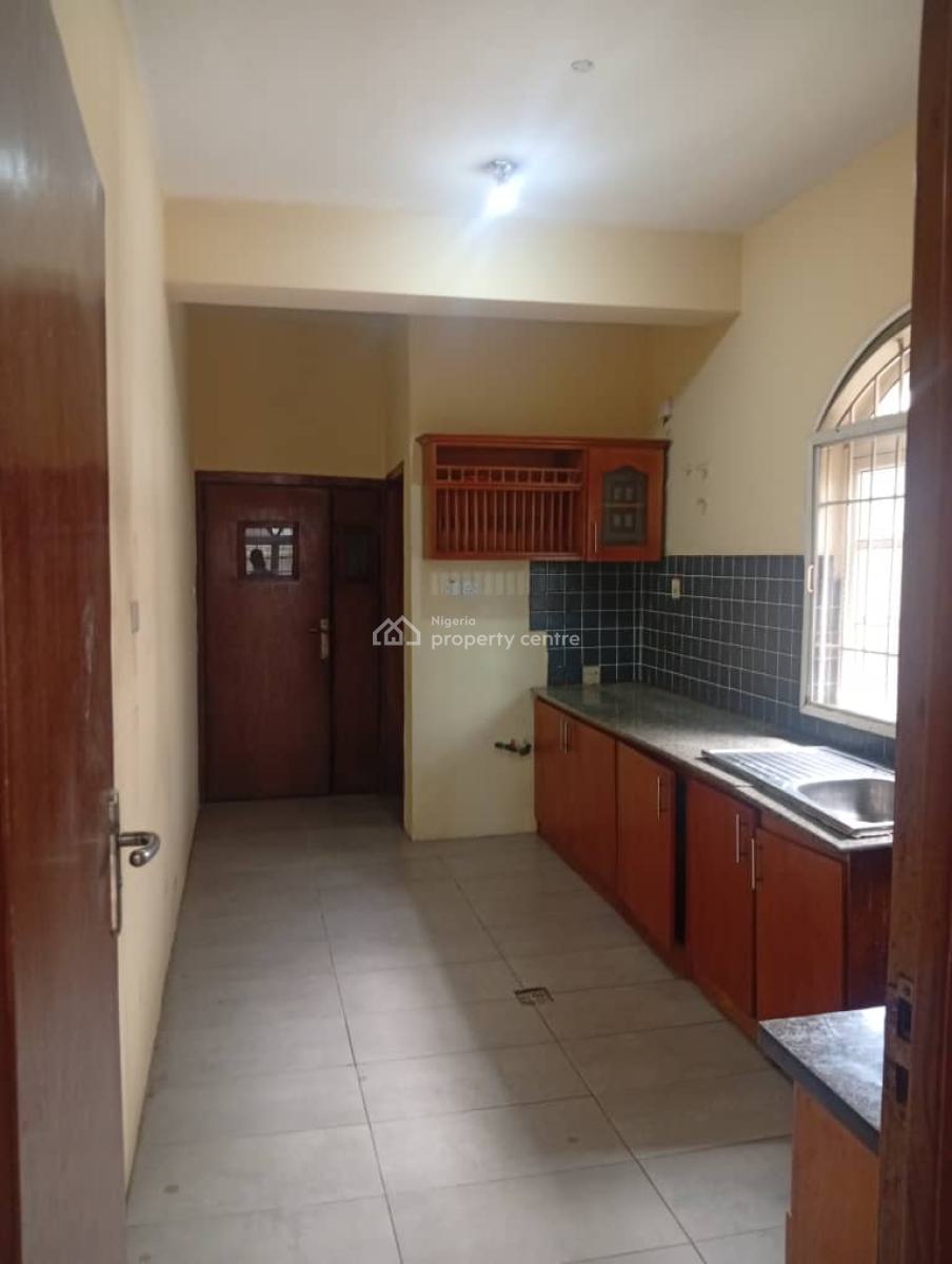 Spacious and Decent Three (3) Bedroom Apartment Ground Floor, Lekki Phase 1, Lekki, Lagos, Flat / Apartment for Rent