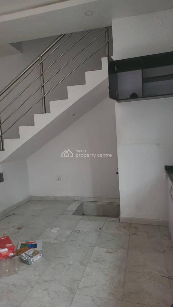 a Decent Mini Flat, Omole Phase 2, Ikeja, Lagos, Mini Flat (room and Parlour) for Rent