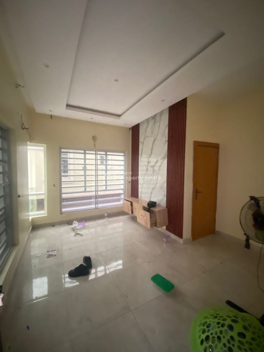 Serviced 2 Bedroom Flat in a Very Secured Estate, Agungi, Lekki, Lagos, Flat / Apartment for Rent