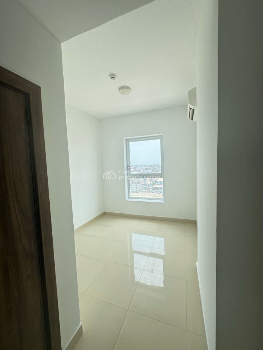 Well Maintained, Two (2) Bedroom Apartments, Lekki Right Hand Side, Lekki Phase 1, Lekki, Lagos, Flat / Apartment for Rent