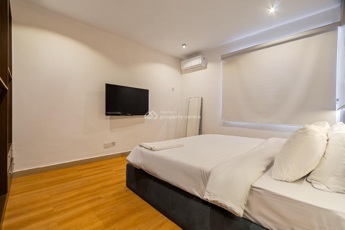 Sophisticated 3 Bedroom Waterfront Apartment with Exclusive Facilities, Luxury 3 Bedroom Waterfront Apartment with Exclusive Facilities;pool, Lekki Phase 1, Lekki, Lagos, Flat / Apartment Short Let