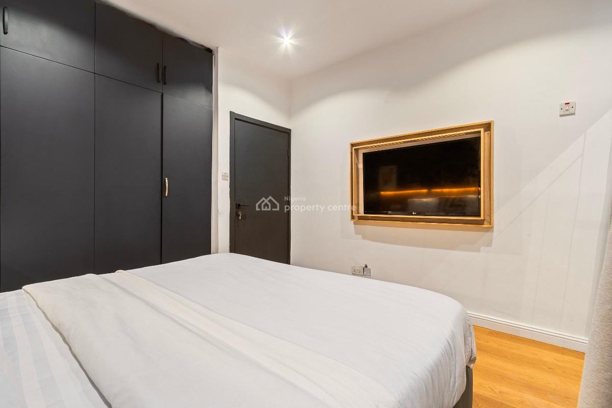 Sophisticated 3 Bedroom Waterfront Apartment with Exclusive Facilities, Luxury 3 Bedroom Waterfront Apartment with Exclusive Facilities;pool, Lekki Phase 1, Lekki, Lagos, Flat / Apartment Short Let