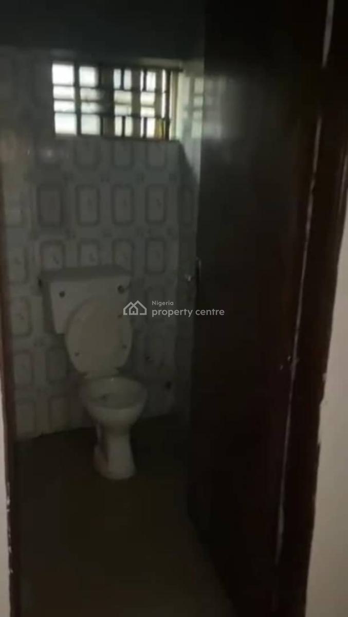 Lovely 3 Bedroom Flat, Medina Estate, Gbagada, Lagos, Flat / Apartment for Rent