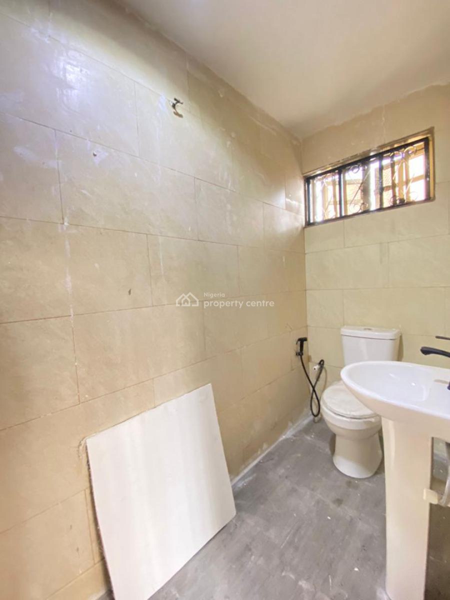 Spacious 3 Bedroom Apartment, Lekki Phase 1, Lekki, Lagos, Flat / Apartment for Rent