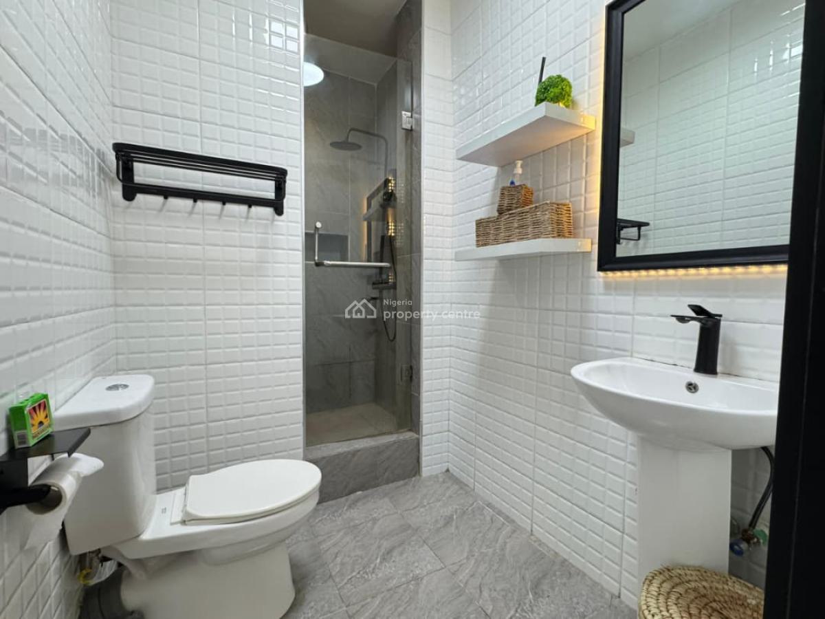 Smart 2 Bedroom Apartment with Swimming Pool and Ps5, Lekki Phase 1, Lekki, Lagos, Flat / Apartment Short Let