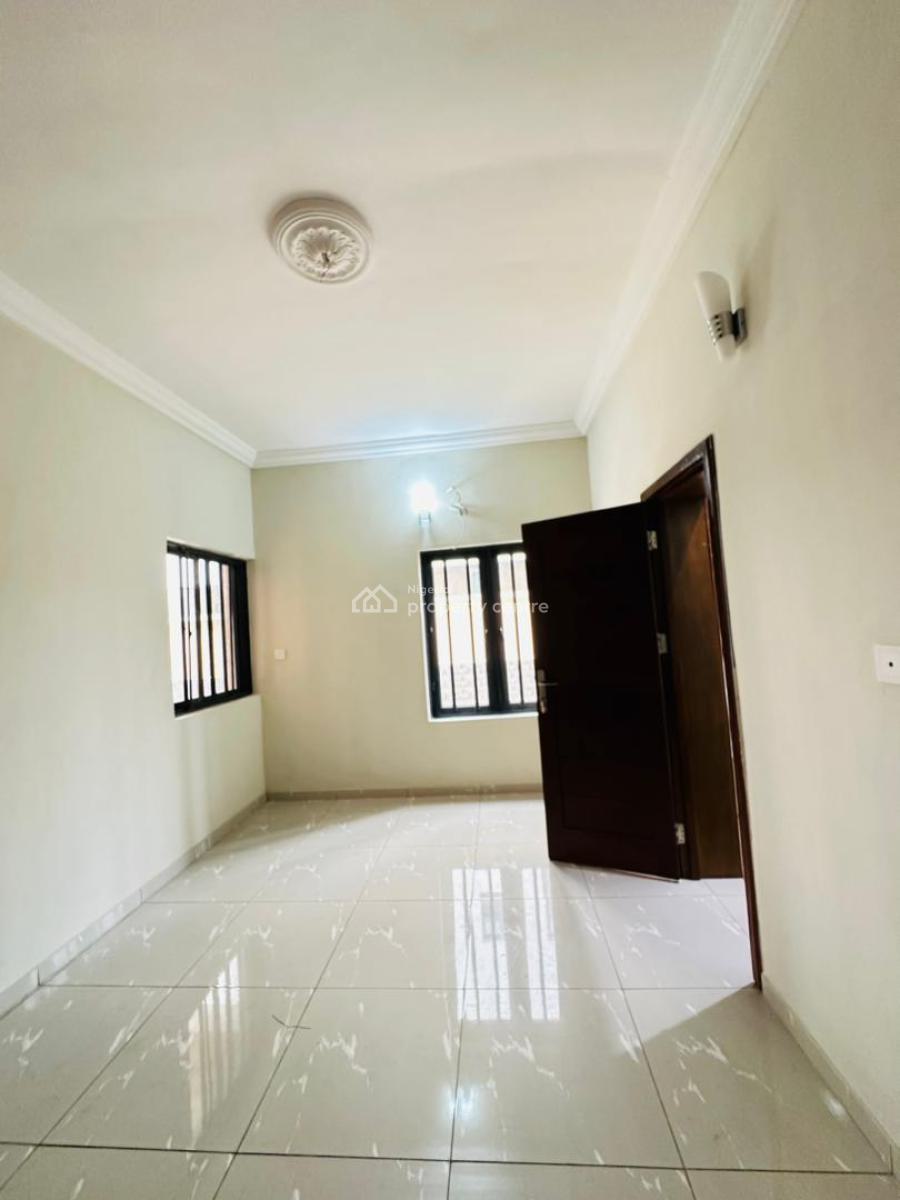 Neatly Built 3 Bedroom Apartment with No Bq, Lekki Phase 1, Lekki, Lagos, Flat / Apartment for Rent