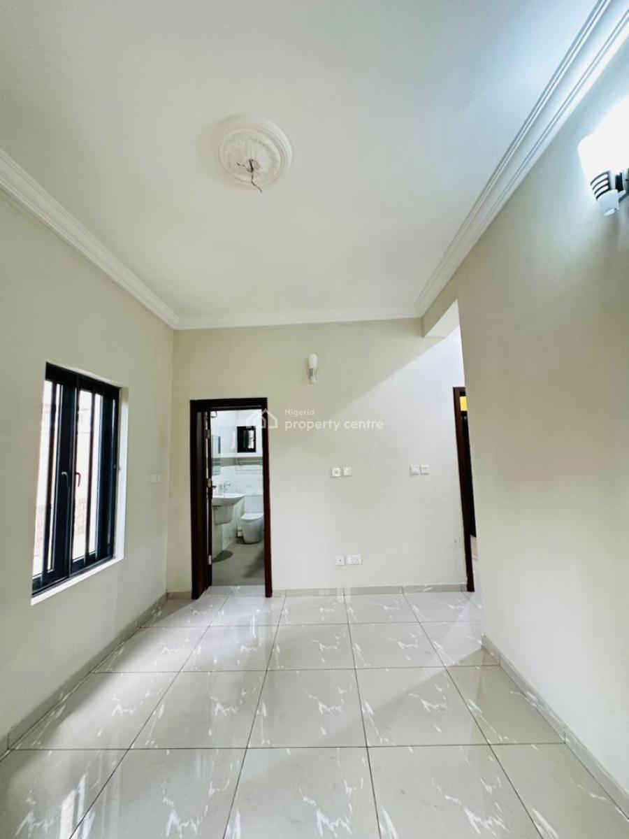 Neatly Built 3 Bedroom Apartment with No Bq, Lekki Phase 1, Lekki, Lagos, Flat / Apartment for Rent