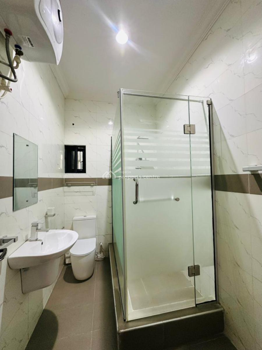 Neatly Built 3 Bedroom Apartment with No Bq, Lekki Phase 1, Lekki, Lagos, Flat / Apartment for Rent