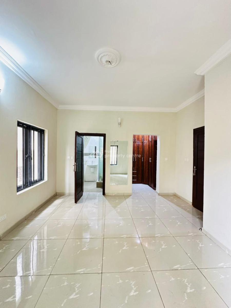 Neatly Built 3 Bedroom Apartment with No Bq, Lekki Phase 1, Lekki, Lagos, Flat / Apartment for Rent