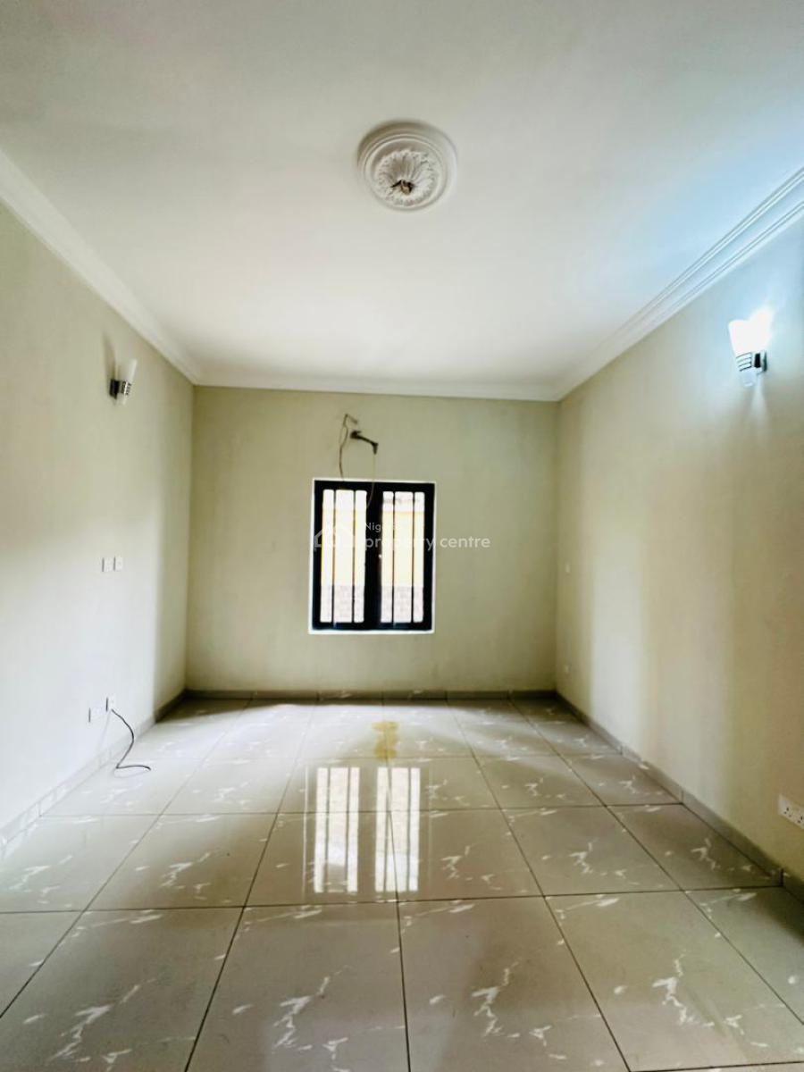 Neatly Built 3 Bedroom Apartment with No Bq, Lekki Phase 1, Lekki, Lagos, Flat / Apartment for Rent