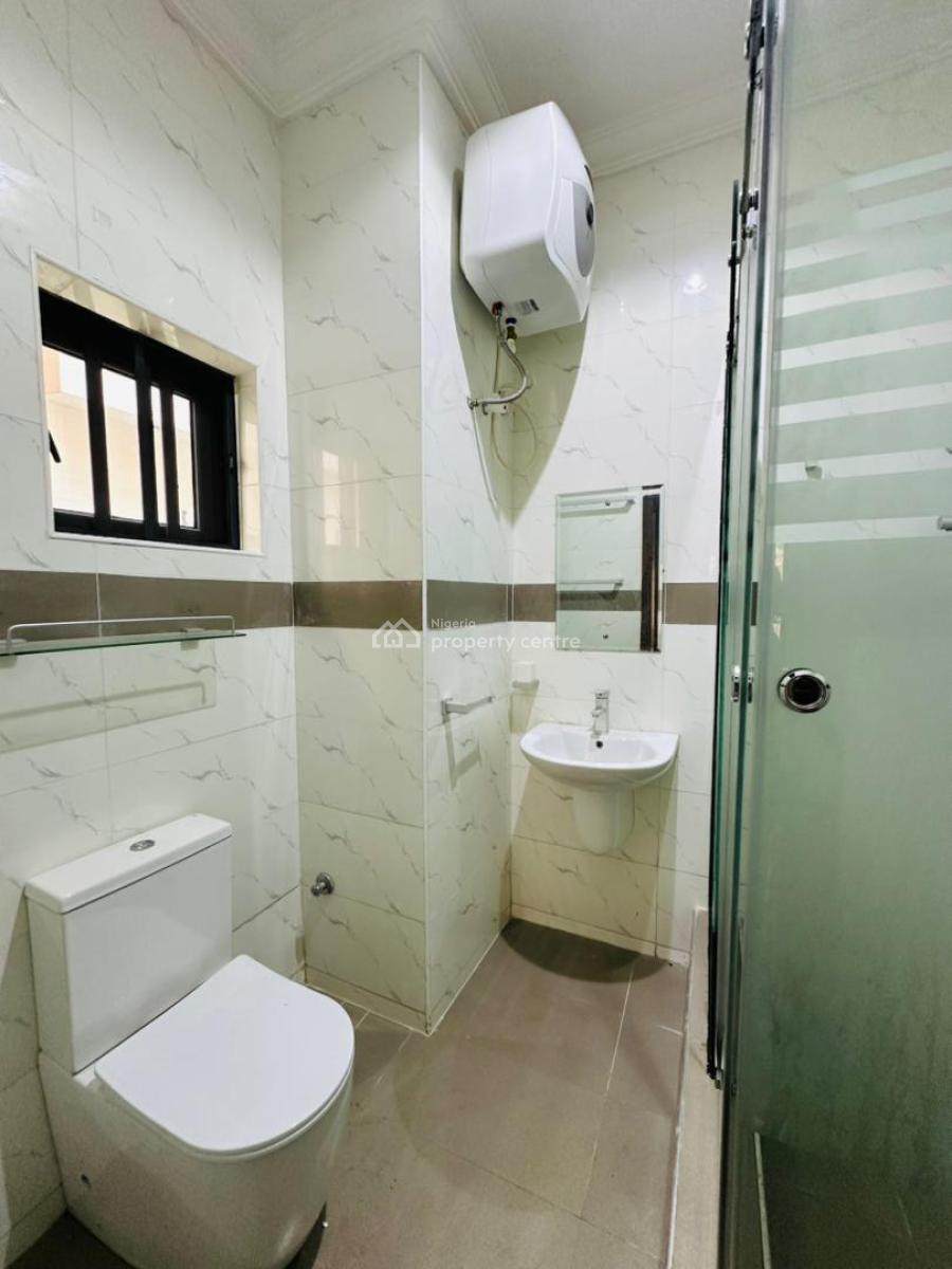 Neatly Built 3 Bedroom Apartment with No Bq, Lekki Phase 1, Lekki, Lagos, Flat / Apartment for Rent
