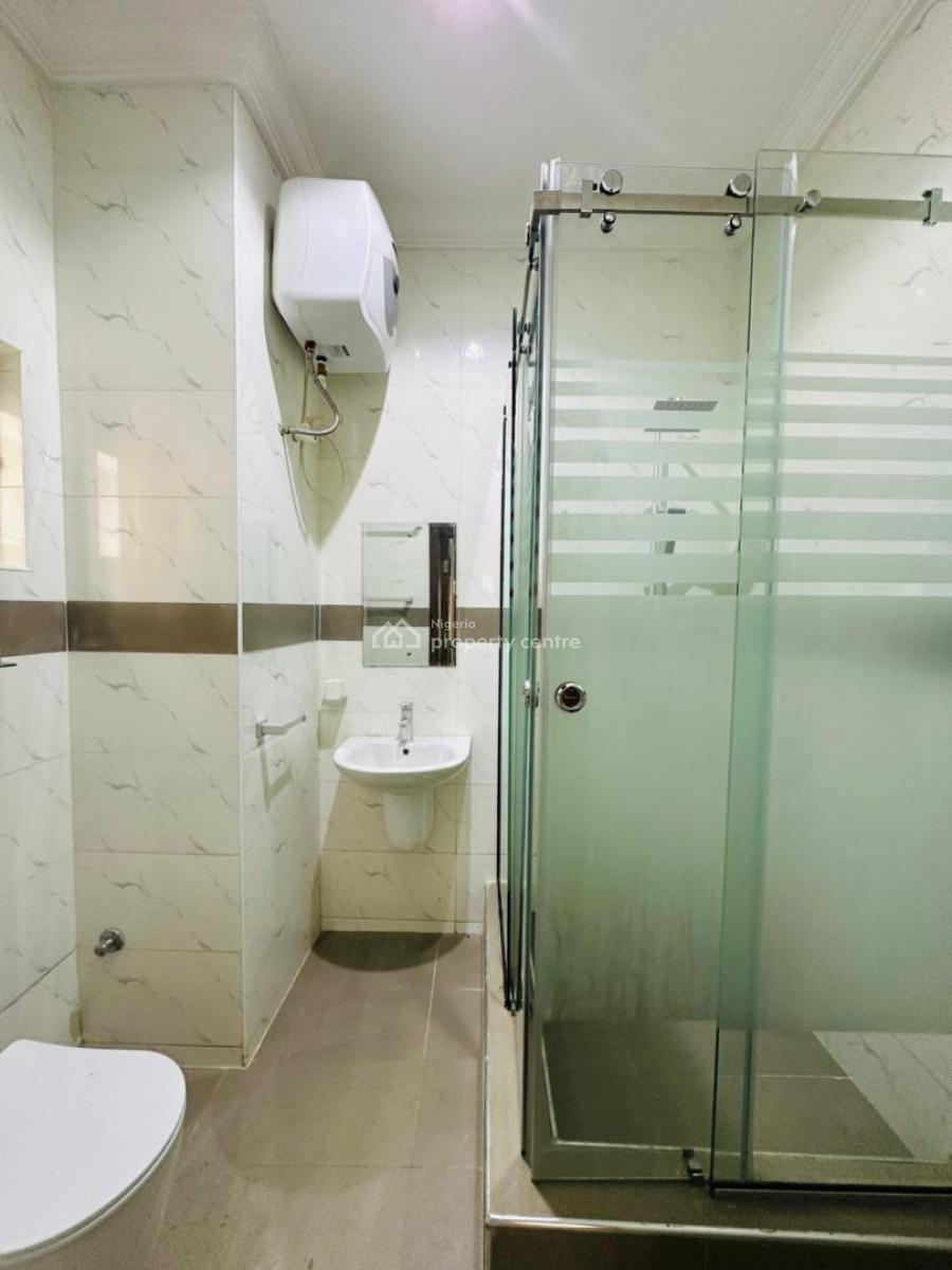 Neatly Built 3 Bedroom Apartment with No Bq, Lekki Phase 1, Lekki, Lagos, Flat / Apartment for Rent