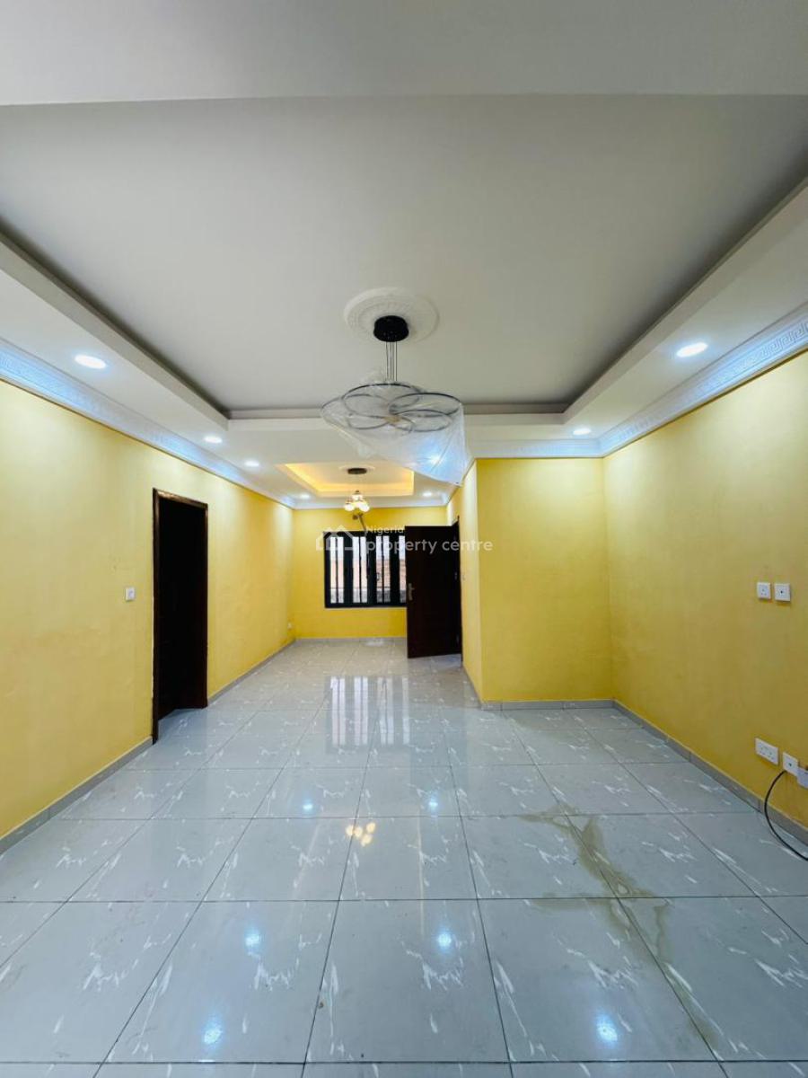 Neatly Built 3 Bedroom Apartment with No Bq, Lekki Phase 1, Lekki, Lagos, Flat / Apartment for Rent