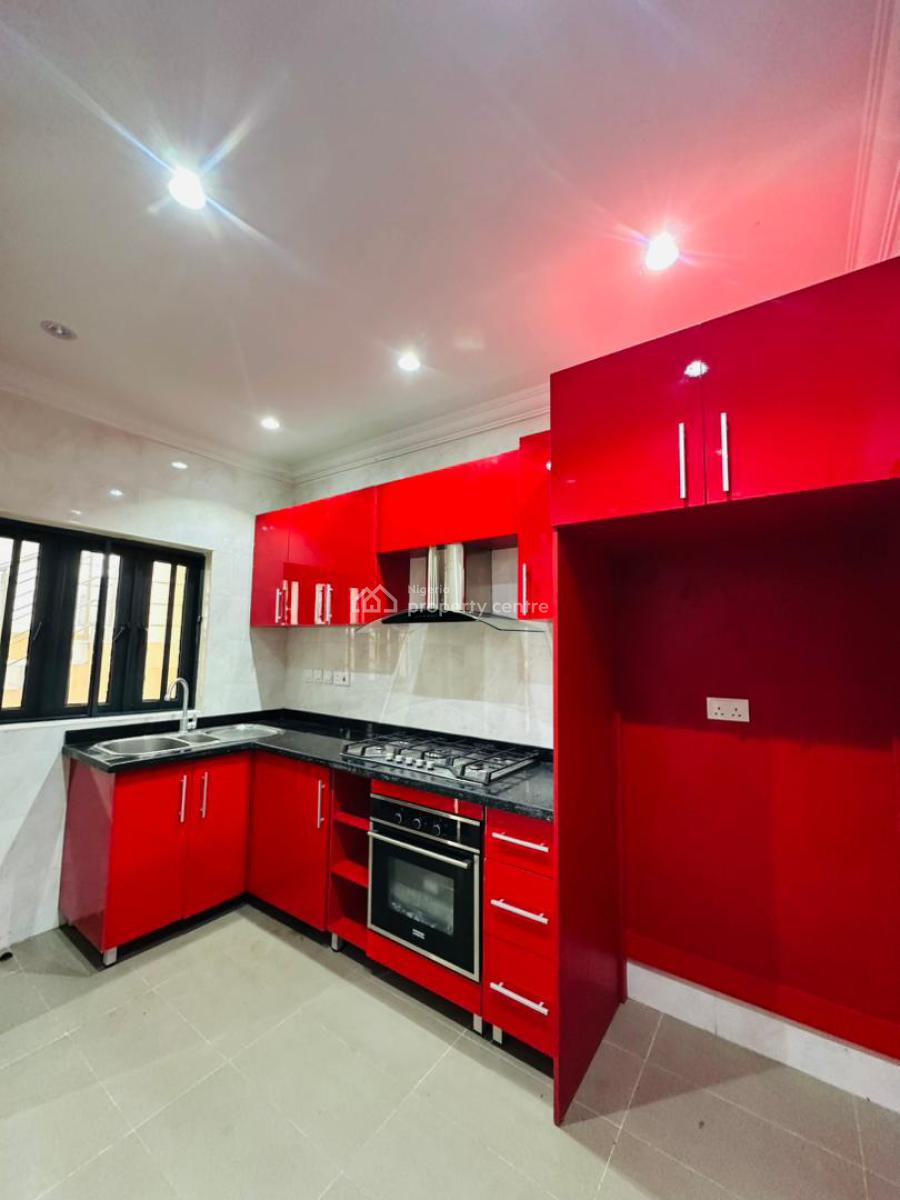 Neatly Built 3 Bedroom Apartment with No Bq, Lekki Phase 1, Lekki, Lagos, Flat / Apartment for Rent